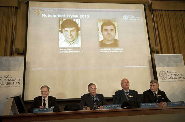 Russian-born scientists Andre Geim (left, on screen) and Konstantin Novoselov (right) won a Nobel Prize for their work with graphene. A fine sheet of pure carbon, graphene is so strong and thin that researchers believe they will be able to use it to make unbreakable screens for mobile devices. – AFP/Relaxnews, February 28, 2016.                                                             