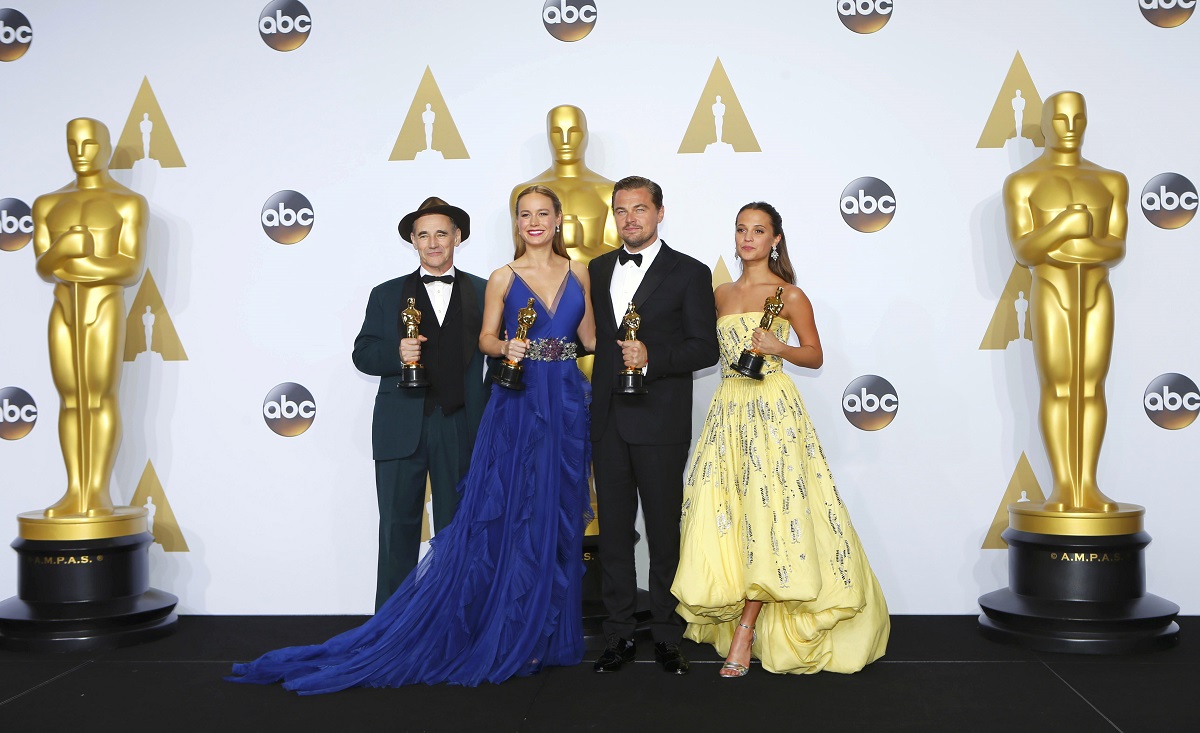 Best supporting actor Mark Rylance, 'Bridge of Spies', Best actress Brie Larson, 'Room', best actor Leonardo DiCaprio, 'The Revenant', and best supporting actress Alicia Vikander, 'The Danish Girl', pose during the 88th Academy Awards in Hollywood, California today. – Reuters pic, February 29, 2016.