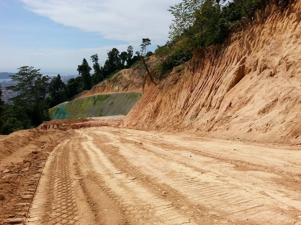 A picture of ongoing development at Bukit Relau taken by the author. – Pic courtesy of Rexy Prakash Chacko, February 4, 2016. 