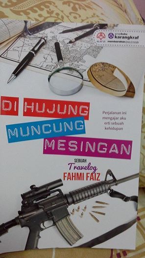 Buku bertajuk Di Hujung Muncung Mesingan karya Fahmi Faiz. 