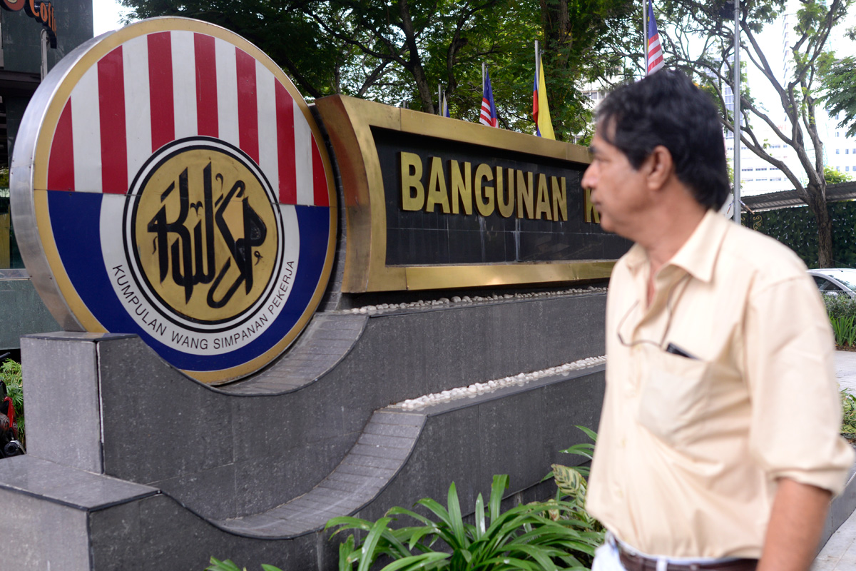 EPF contribution by employees will be reduced by 3% under the revised Budget 2016. – The Malaysian Insider file pic, January 28, 2016.