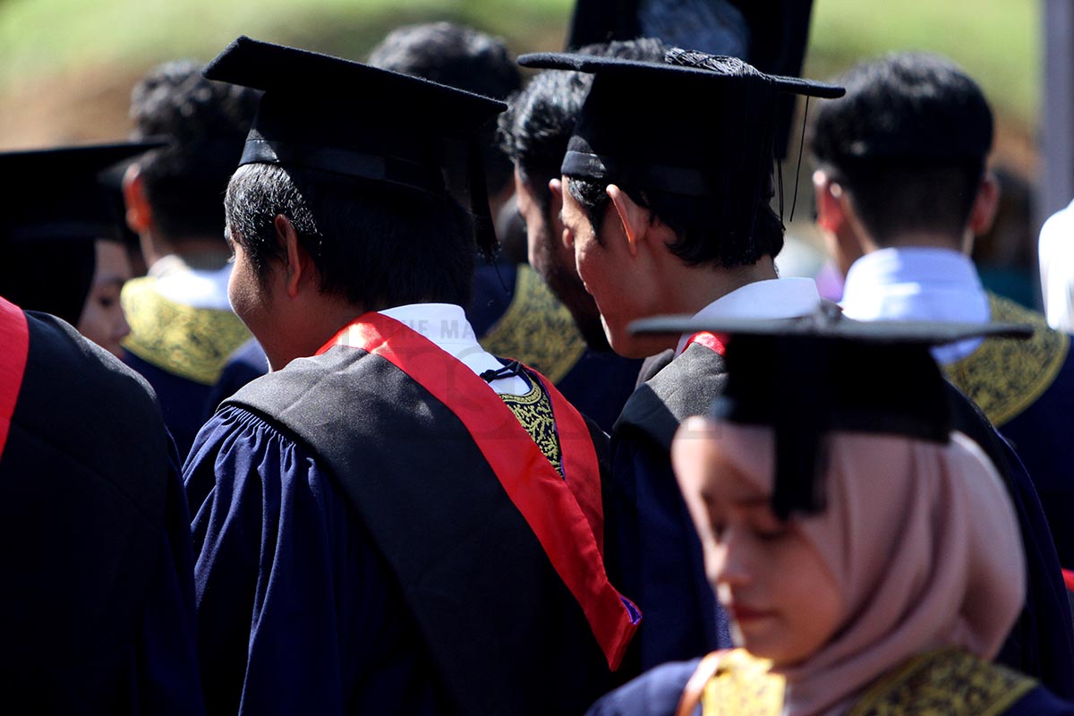 There is a problem among university students on managing their finances, but there is no starvation cases, says a group expressing regret that results of its survey have been manipulated. – The Malaysian Insider file pic, January 13, 2016.