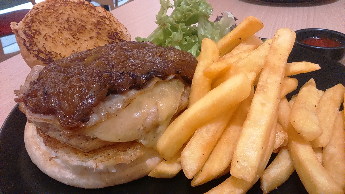 Good food doesn’t need to be complicated, and this lusciously juicy pork burger with caramelised onions hits all the right buttons. – The Malaysian Insider pic, September 28, 2015.