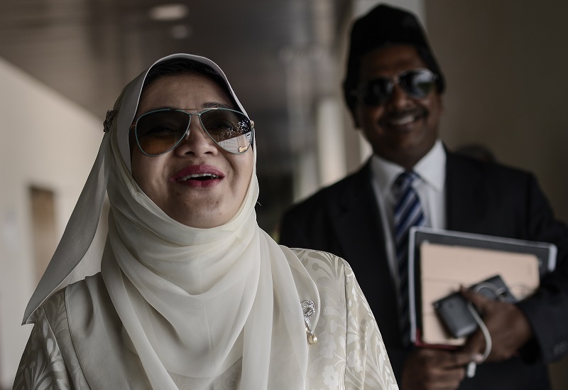 The Shariah High Court today awarded Shahnaz Abdul Majid RM30 million in muta’ah (conciliatory payment) in her divorce from Datuk Seri Mahmud Abu Bekir Abdul Taib. – The Malaysian Insider pic by Nazir Sufari, March 10, 2016.