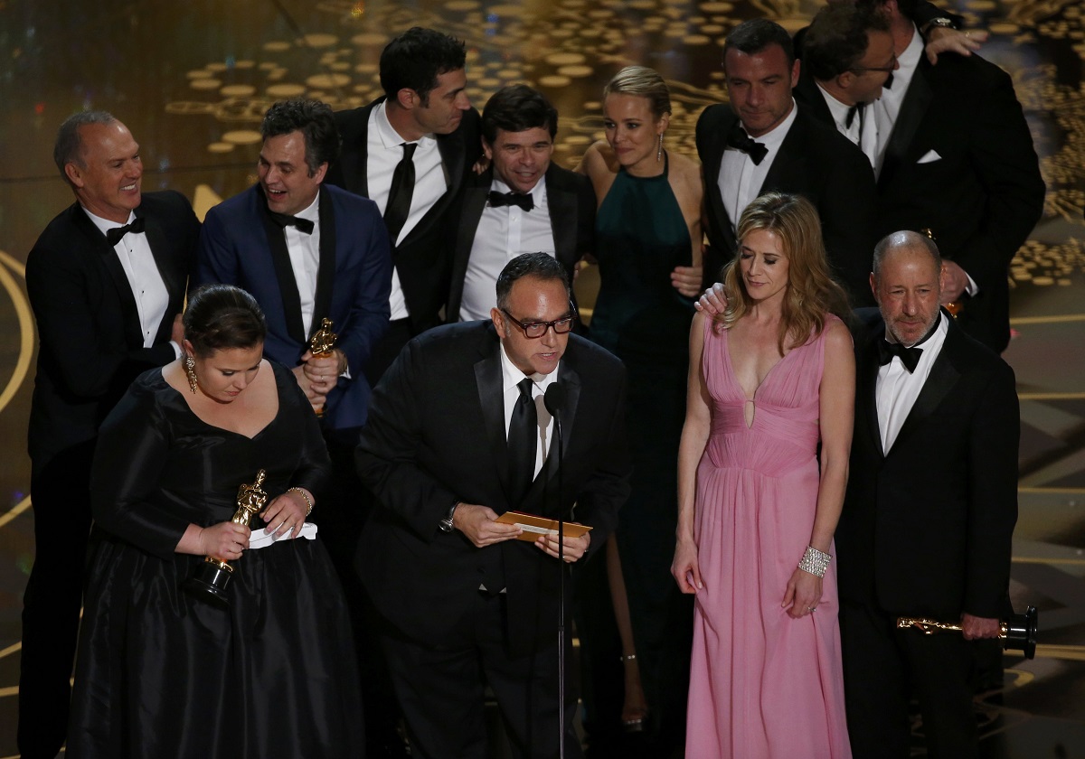 ‘Spotlight’ memenangkan hadiah Oscar teratas pada malam kritik rasial