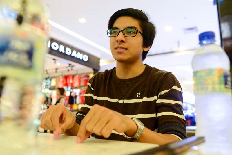 Saya bukan pecandu disko, kata pendebat top Asia setelah serangan oleh blog pro-Umno