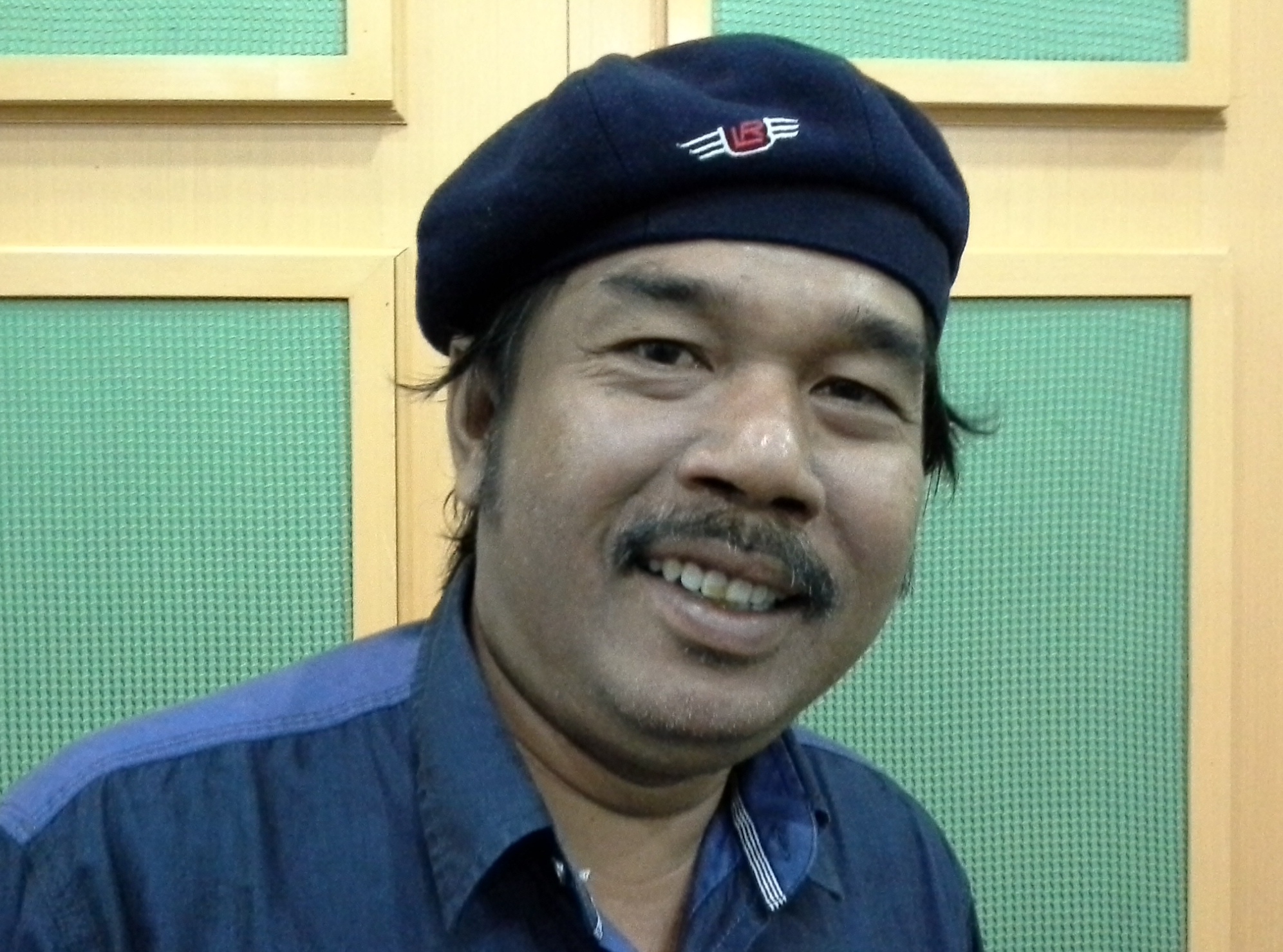 Asrizal Nur berkongsi pengalaman Yayasan Panggung Melayu memartabatkan sastera Indonesia.