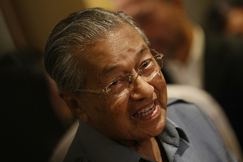 Tun Dr Mahathir Mohamad will try to whip up support to oust Prime Minister Datuk Seri Najib Razak. – The Malaysian Insider pic by Kamal Ariffin, February 29, 2016.