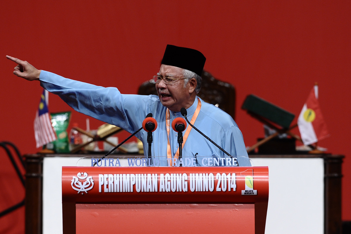 Umno president Datuk Seri Najib Razak says party-friendly bloggers, who criticised the party and its leaders, should focus their energies on countering the opposition's accusations. – The Malaysian Insider pic, November 29, 2014.