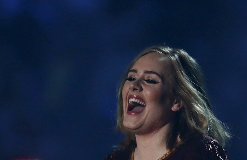 ’25’ Adele di jalur selama 10 minggu di nomor 1
