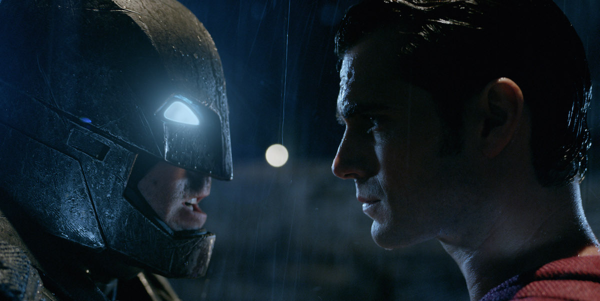 ‘Batman v Superman’ di jalur untuk kesuksesan box office 2016
