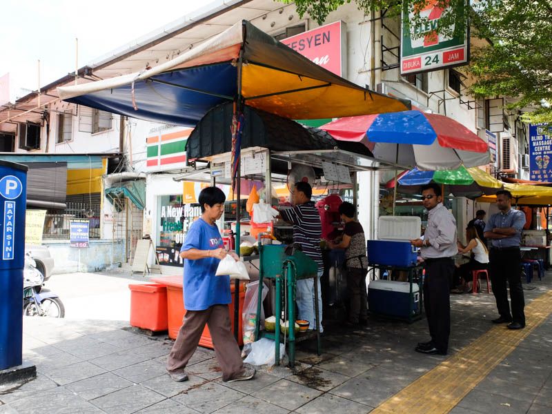 You'll always see at least one customer hanging around Ah Keong's ABC & Cendol stall in Brickfields. – The Malaysian Insider file pic, March 10, 2016.