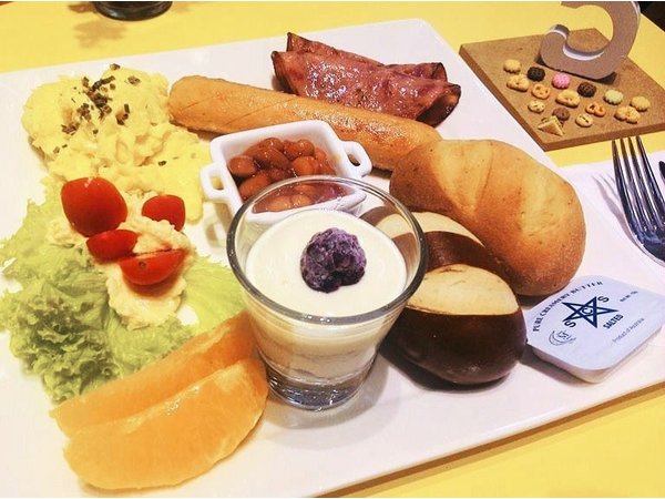 Breakfast for any meal at Square Q. – HungryGoWhere pic, February 29, 2016.