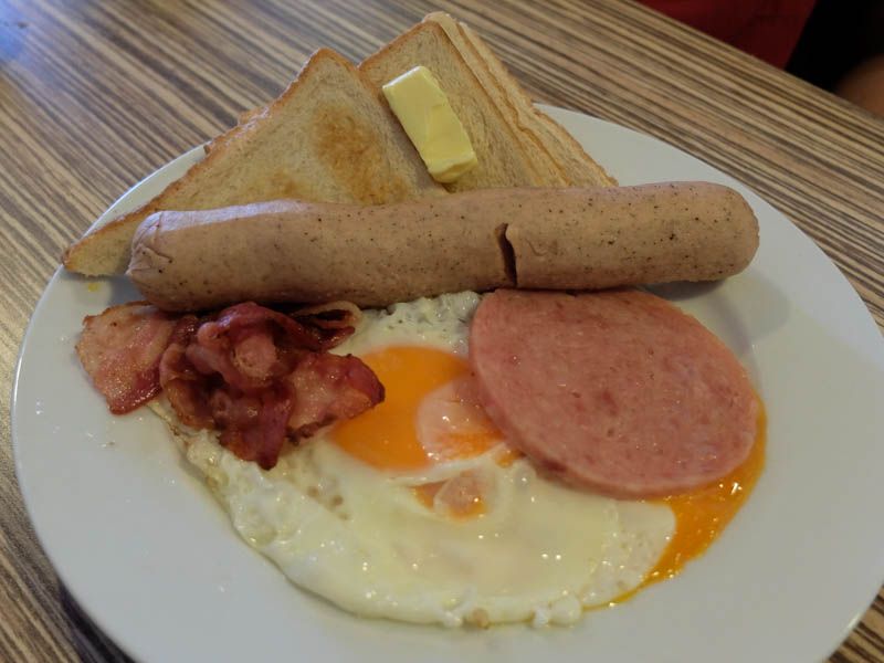 Where else are you going to find a hearty and wholesome big breakfast for RM9.50 if not at Sprex? – The Malaysian Insider pic by Yap Pik Kuan, January 26, 2016.