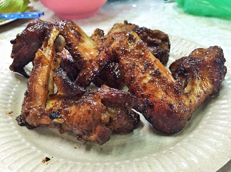 Great chicken wings go with everything from a frosty cold beer to the zestiest asam bois. – HungryGoWhere pic, February 16, 2016.