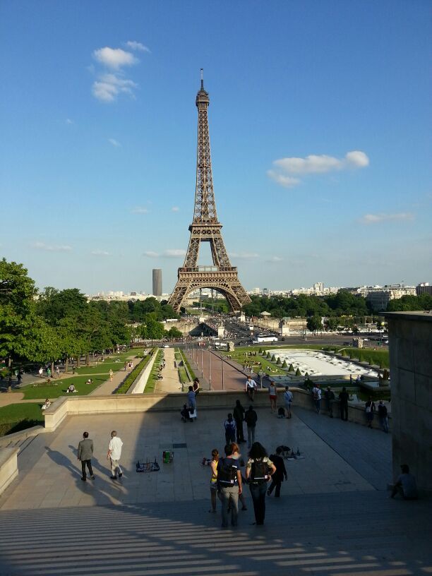 Eifel Tower yang dirakam oleh Ahli Parlimen Parit Buntar, Datuk Mujahid Yusof Rawa ketika di Paris, baru-baru ini.