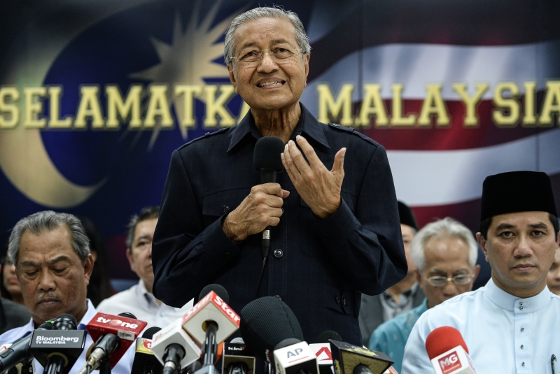 Disensor oleh Putrajaya, Dr Mahathir bersiap untuk memberikan pidato tentang truk