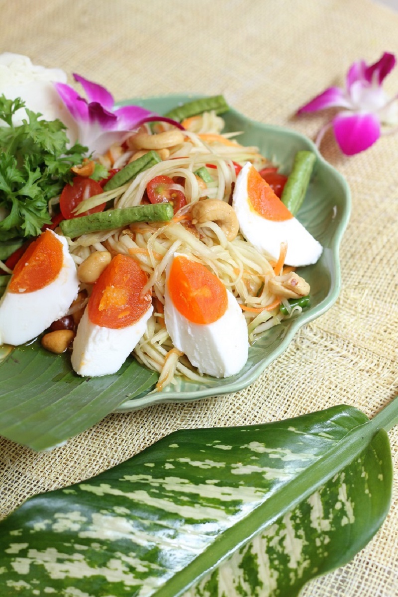 Thai papaya salad is not only appetising, it's one of the most versatile salads in Thai cuisine.